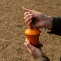 Ferplast Crazy Bell Large- Играчка за кучета от естествен каучук с вкус на пиле, може да се напълни с гранули или лакомства, голяма