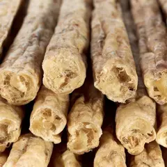 BOW WOW GRAINFREE - Лакомство за кучета - Натурални солети от говеждо и шкембе с шипка и червени боровинки - 50 броя в  кутия, 900 гр