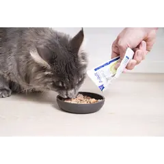 Virbac HPM Cat Adult Neutered Salmon Pouch - хапки със съомга в сос грейви, за кастрирани котки над 12 месеца, пауч - 12х85 г