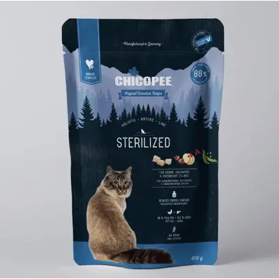 Chicopee Holistic Sterilized - пълноценна суха беззърнена храна за кастрирани израснали котки над 1 година, 400 г
