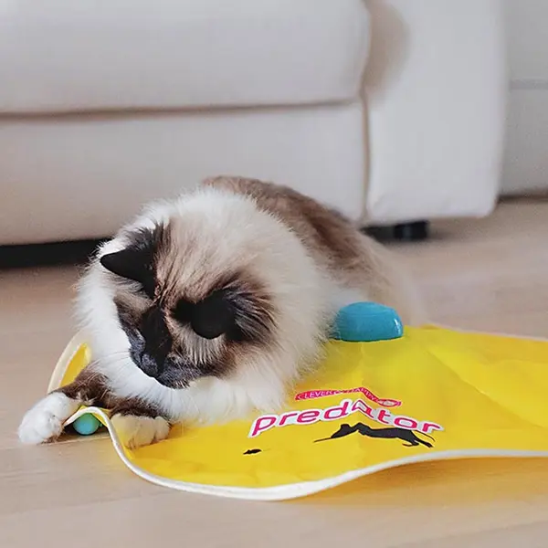 PREDATOR - електр. играчка за котки