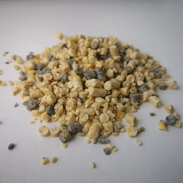 EASY GREEN 100% Corn Active Carbon - натурална растителна тоалетна за котки 100% царевица с активен въглен