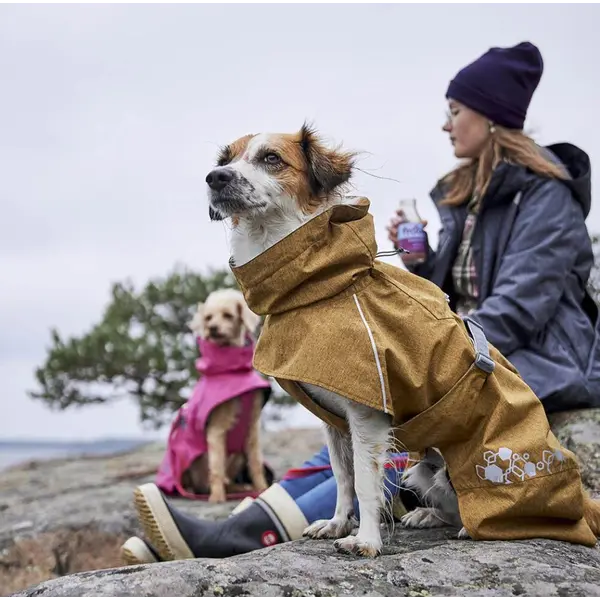 Hurtta Monsoon Coat ECO - дъждобран за куче - цвят рубин - 40 см