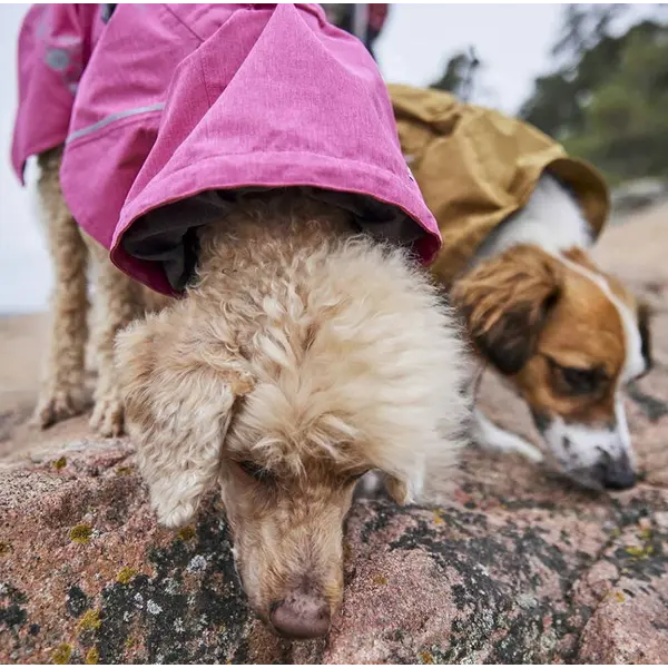 Hurtta Monsoon Coat ECO - дъждобран за куче - цвят рубин - 40 см