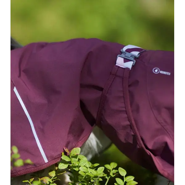 Hurtta Mudventure Dog Coat ECO Eggplant – непромокаемо яке за куче цвят патладжан